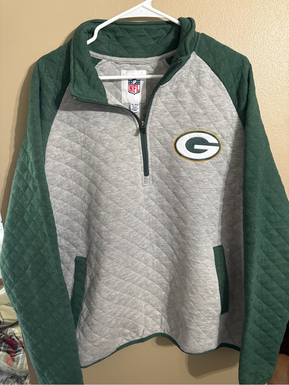 NFL Green Bay Packers Gray and Green Quilted Quarter-Zip Pullover